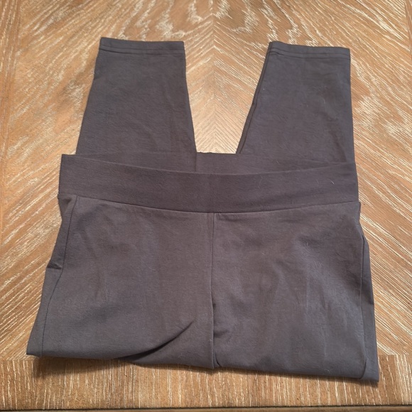 Size 0 Torrid grey capris - Picture 2 of 2